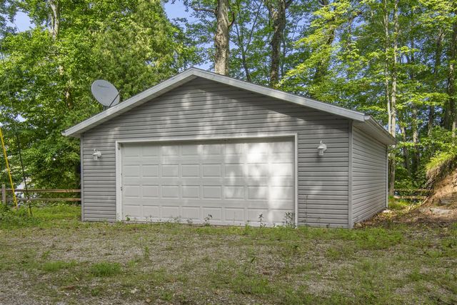19116 Kenny Drive, Big Rapids, MI 49307
