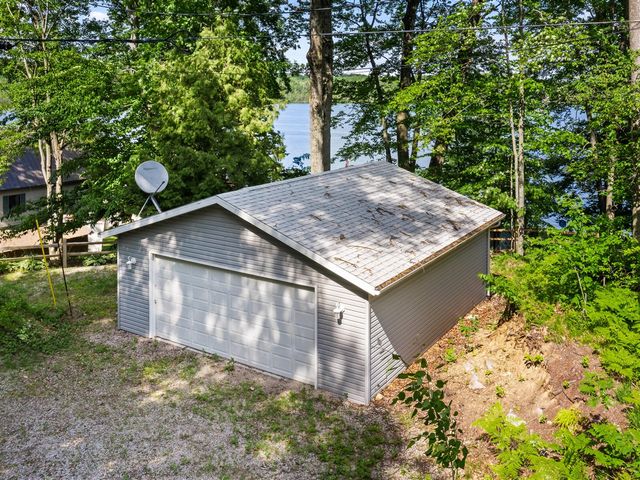 19116 Kenny Drive, Big Rapids, MI 49307