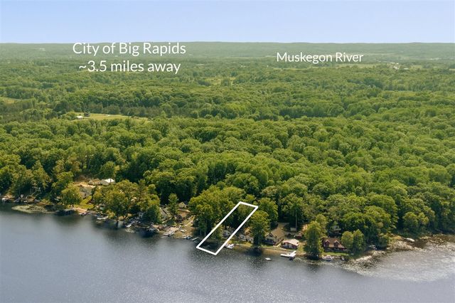 19116 Kenny Drive, Big Rapids, MI 49307