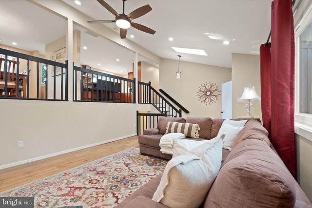 14 WILTSHIRE CT E, Sterling, VA 20165