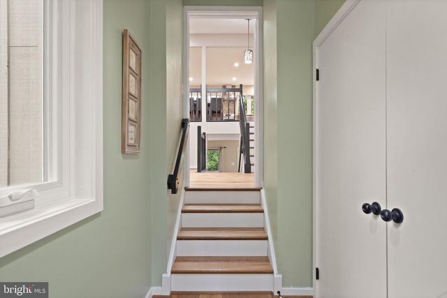 14 WILTSHIRE CT E, Sterling, VA 20165