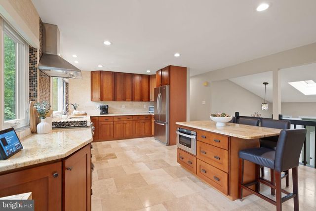 14 WILTSHIRE CT E, Sterling, VA 20165