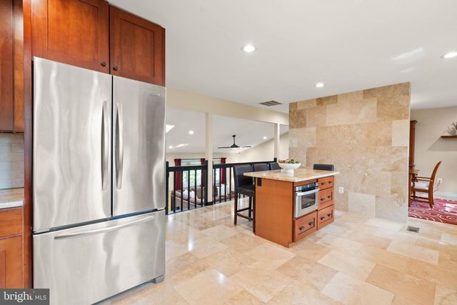 14 WILTSHIRE CT E, Sterling, VA 20165