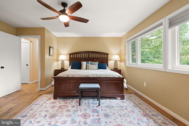 14 WILTSHIRE CT E, Sterling, VA 20165