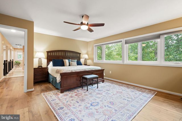 14 WILTSHIRE CT E, Sterling, VA 20165