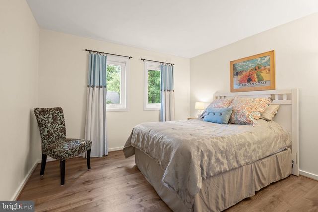 14 WILTSHIRE CT E, Sterling, VA 20165