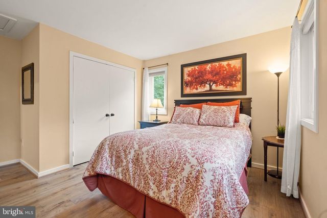 14 WILTSHIRE CT E, Sterling, VA 20165