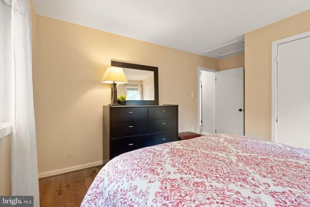 14 WILTSHIRE CT E, Sterling, VA 20165
