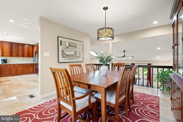 14 WILTSHIRE CT E, Sterling, VA 20165