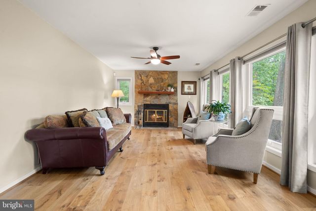 14 WILTSHIRE CT E, Sterling, VA 20165