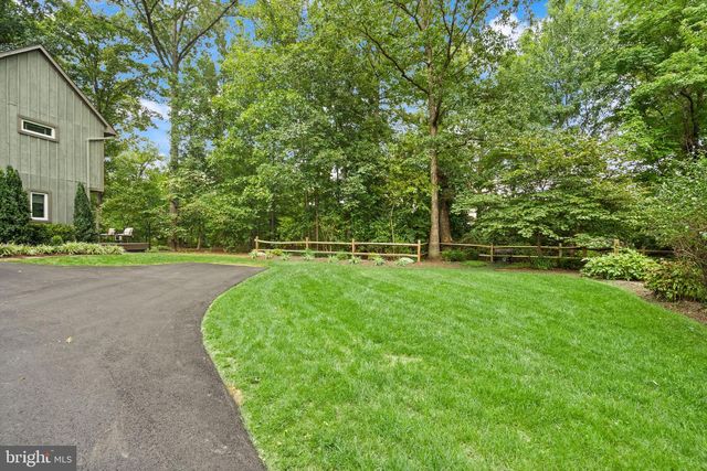 14 WILTSHIRE CT E, Sterling, VA 20165
