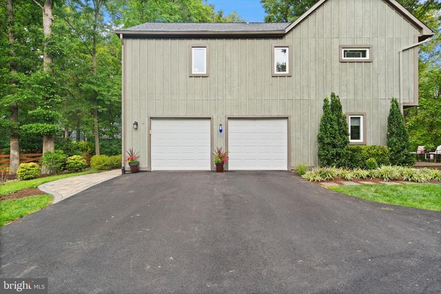 14 WILTSHIRE CT E, Sterling, VA 20165