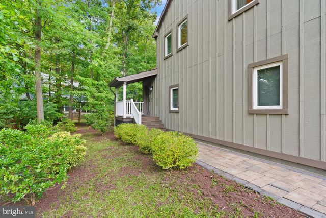 14 WILTSHIRE CT E, Sterling, VA 20165