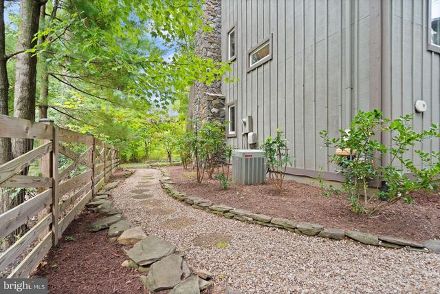 14 WILTSHIRE CT E, Sterling, VA 20165