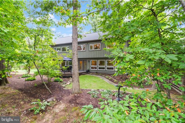14 WILTSHIRE CT E, Sterling, VA 20165