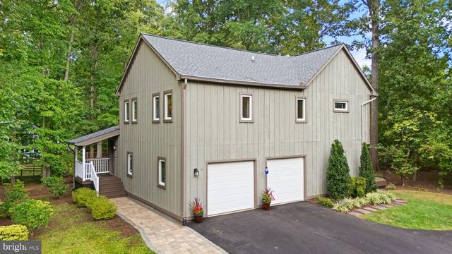 14 WILTSHIRE CT E, Sterling, VA 20165