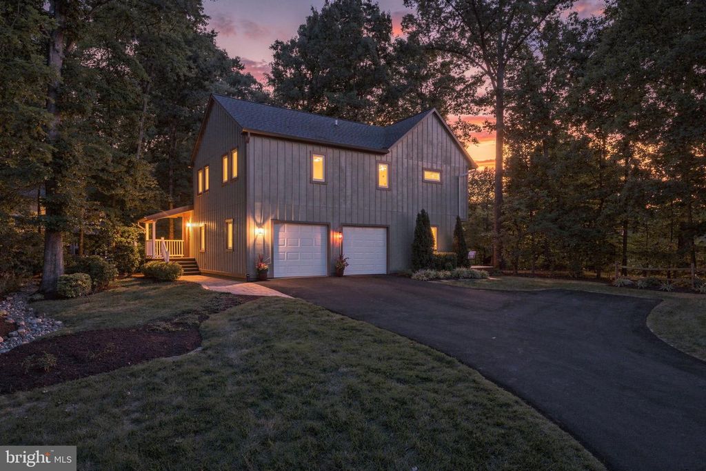 14 WILTSHIRE CT E, Sterling, VA 20165