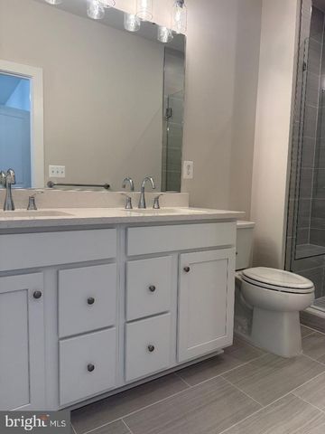 3809 SHALE RIDGE RD, Woodbridge, VA 22193