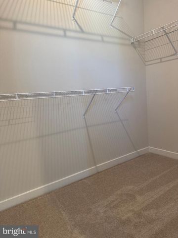 3809 SHALE RIDGE RD, Woodbridge, VA 22193