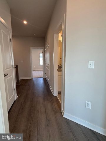 3809 SHALE RIDGE RD, Woodbridge, VA 22193