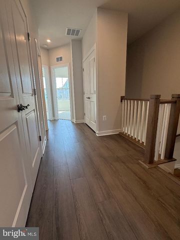 3809 SHALE RIDGE RD, Woodbridge, VA 22193