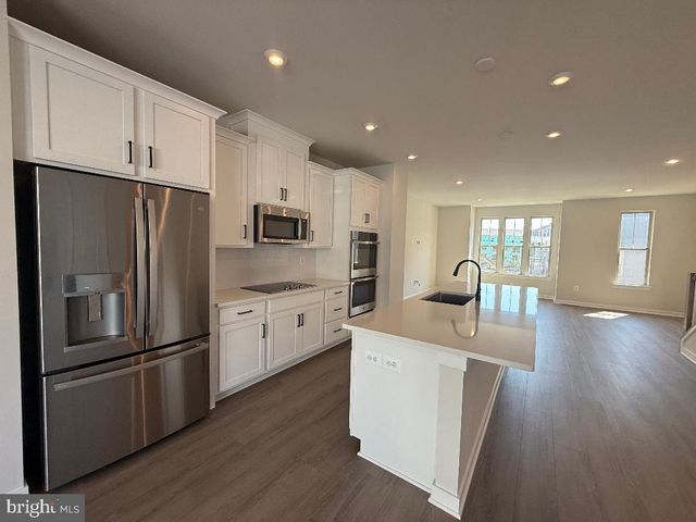 3809 SHALE RIDGE RD, Woodbridge, VA 22193