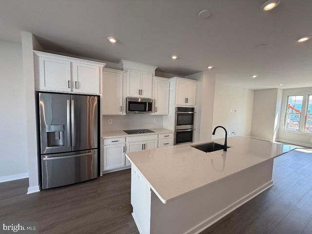 3809 SHALE RIDGE RD, Woodbridge, VA 22193