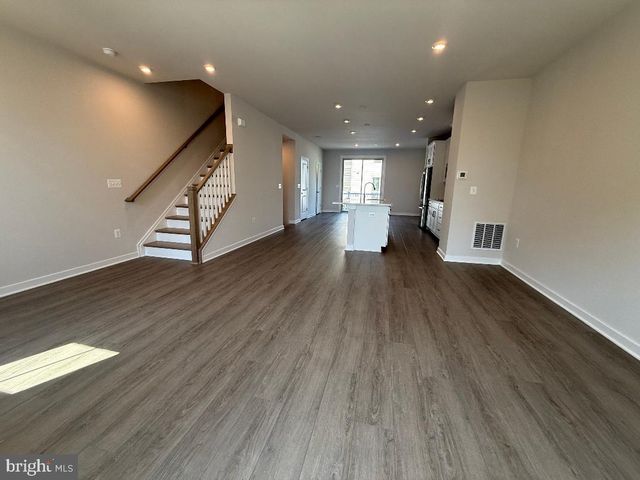 3809 SHALE RIDGE RD, Woodbridge, VA 22193