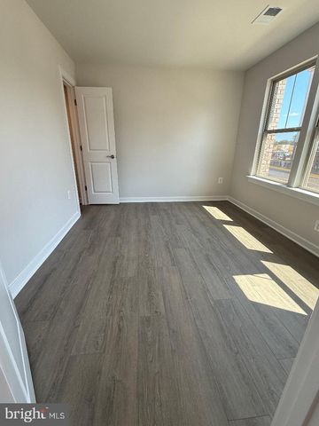 3809 SHALE RIDGE RD, Woodbridge, VA 22193