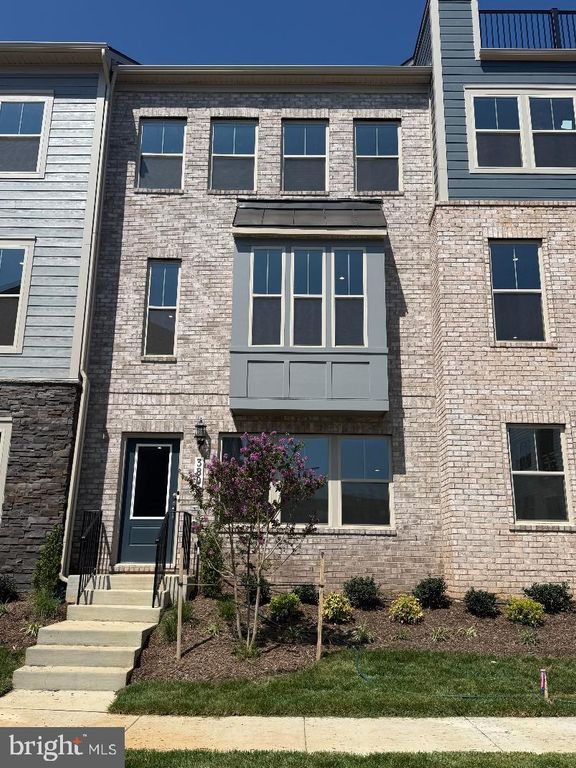 3809 SHALE RIDGE RD, Woodbridge, VA 22193