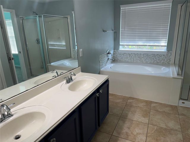 319 Brandy Ridge Lane, Dickinson, TX 77539