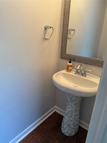 319 Brandy Ridge Lane, Dickinson, TX 77539