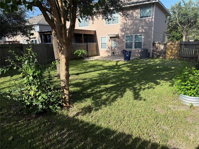 319 Brandy Ridge Lane, Dickinson, TX 77539