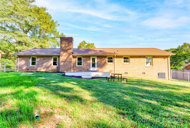 1612 N Oak Drive, Shelby, NC 28150