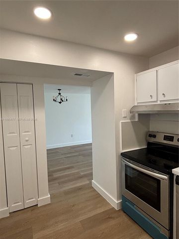 8277 SW 128th St 113, Pinecrest, FL 33156