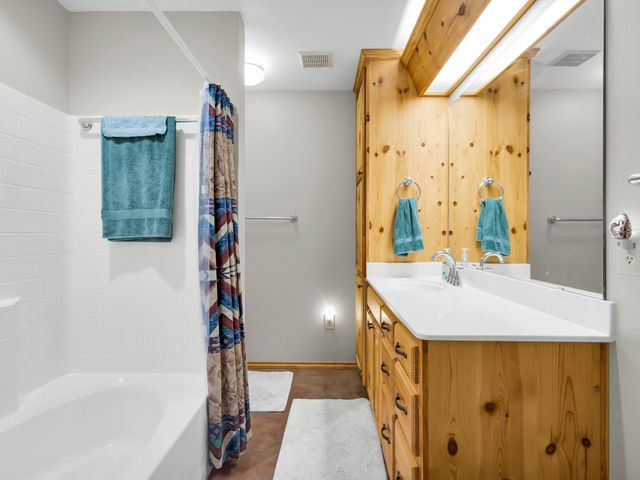 333 County Road 3714, Wolfe City, TX 75496
