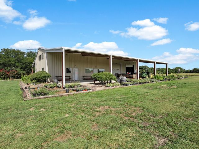 333 County Road 3714, Wolfe City, TX 75496