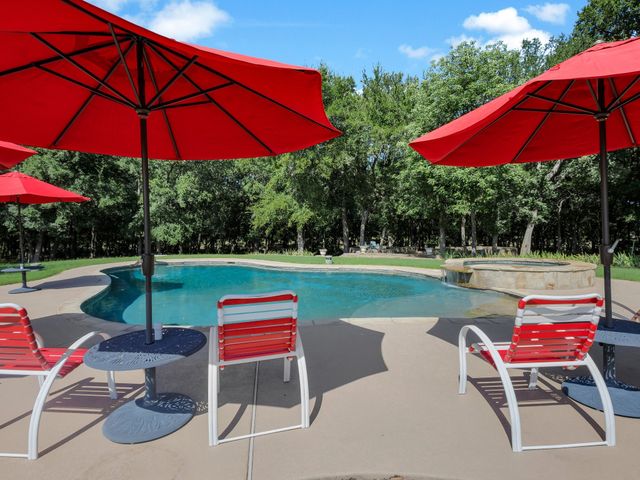 333 County Road 3714, Wolfe City, TX 75496