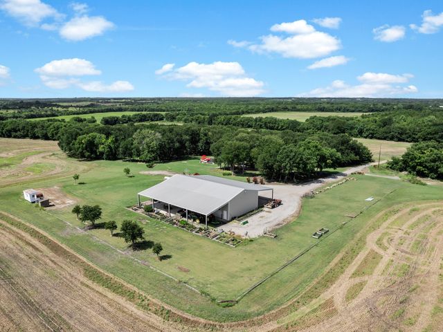333 County Road 3714, Wolfe City, TX 75496