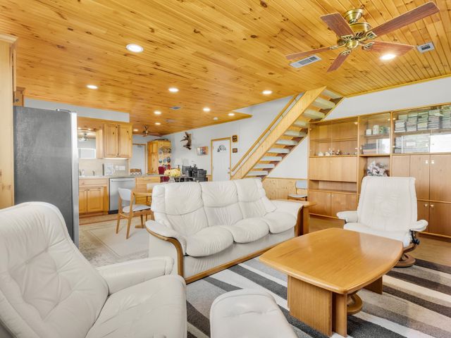 333 County Road 3714, Wolfe City, TX 75496
