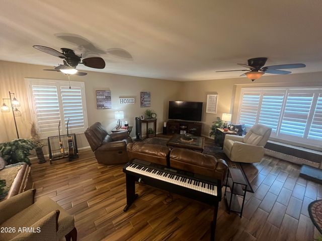 10102 W BURNS Drive, Sun City, AZ 85351