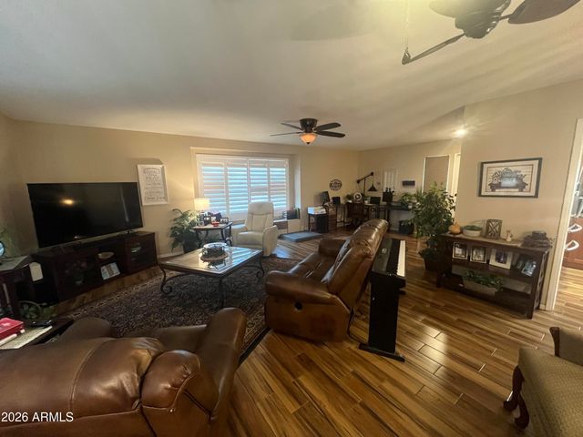 10102 W BURNS Drive, Sun City, AZ 85351
