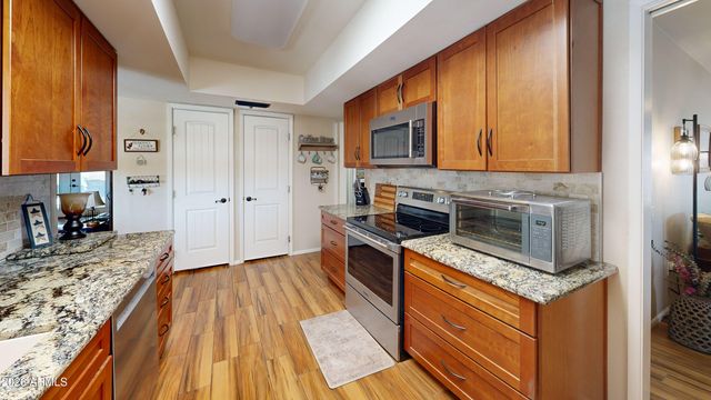 10102 W BURNS Drive, Sun City, AZ 85351