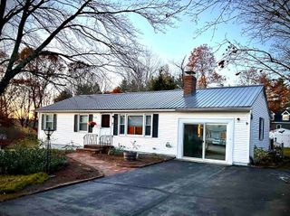 7 Pineview Drive, Dover, NH 03820