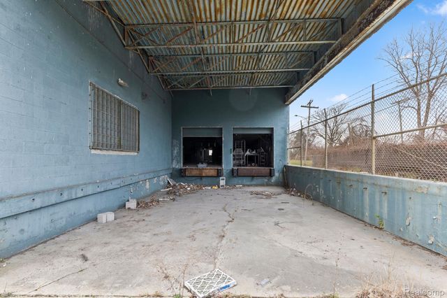 15306 Rosa Parks Boulevard, Detroit, MI 48238