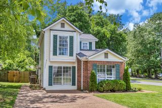 2600 Paddle Wheel Dr, Nashville, TN 37214