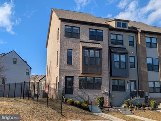 6710 BELCREST RD, Hyattsville, MD 20782