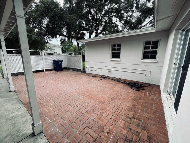 1039 S FRANKLAND ROAD, Tampa, FL 33629