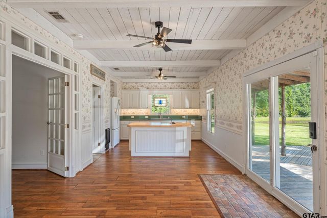 111 VZ County Road 3626, Edgewood, TX 75117