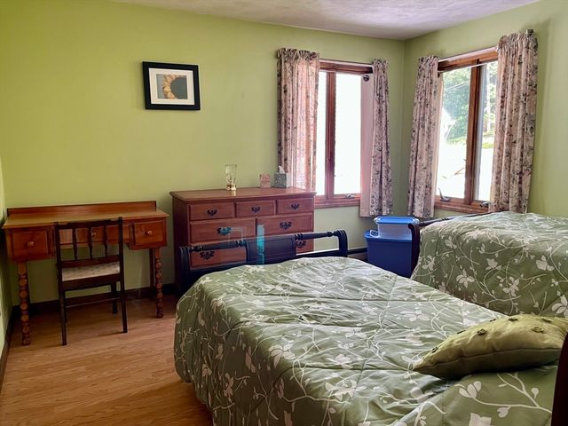 18 Shore Dr, Spencer, MA 01562